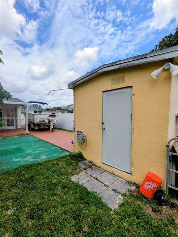 11934 SW 181st St, Miami, FL 33177