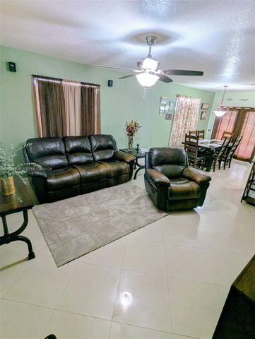 11934 SW 181st St, Miami, FL 33177