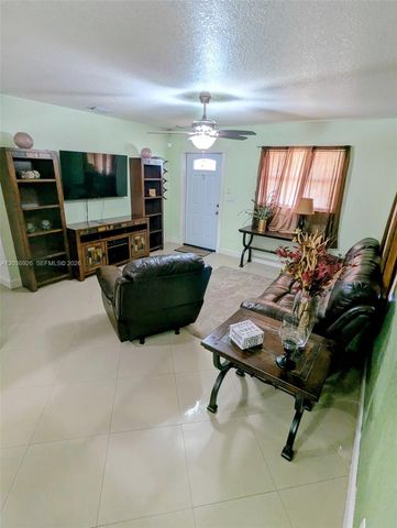 11934 SW 181st St, Miami, FL 33177