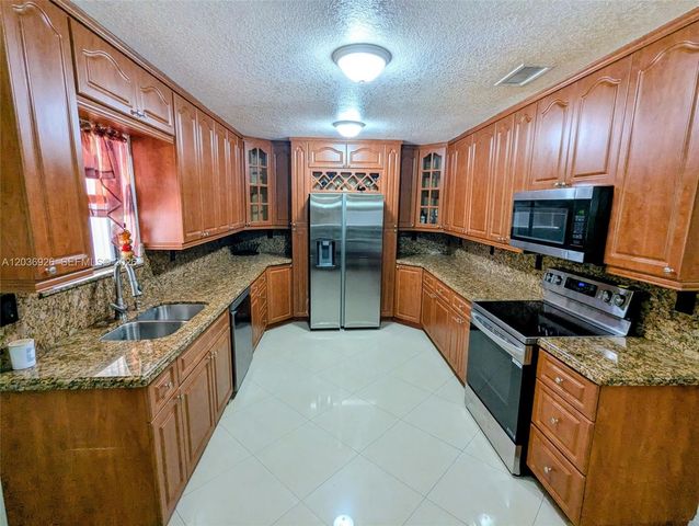 11934 SW 181st St, Miami, FL 33177