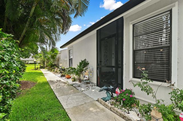 4383 Willow Pond Circle, West Palm Beach, FL 33417