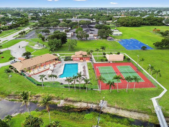4383 Willow Pond Circle, West Palm Beach, FL 33417