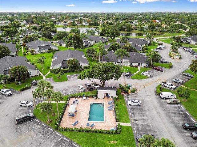 4383 Willow Pond Circle, West Palm Beach, FL 33417