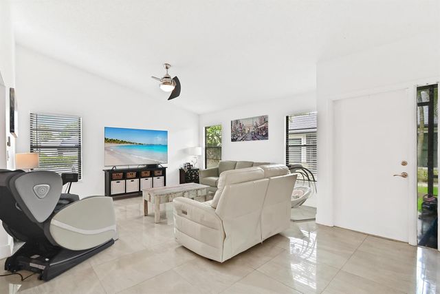 4383 Willow Pond Circle, West Palm Beach, FL 33417
