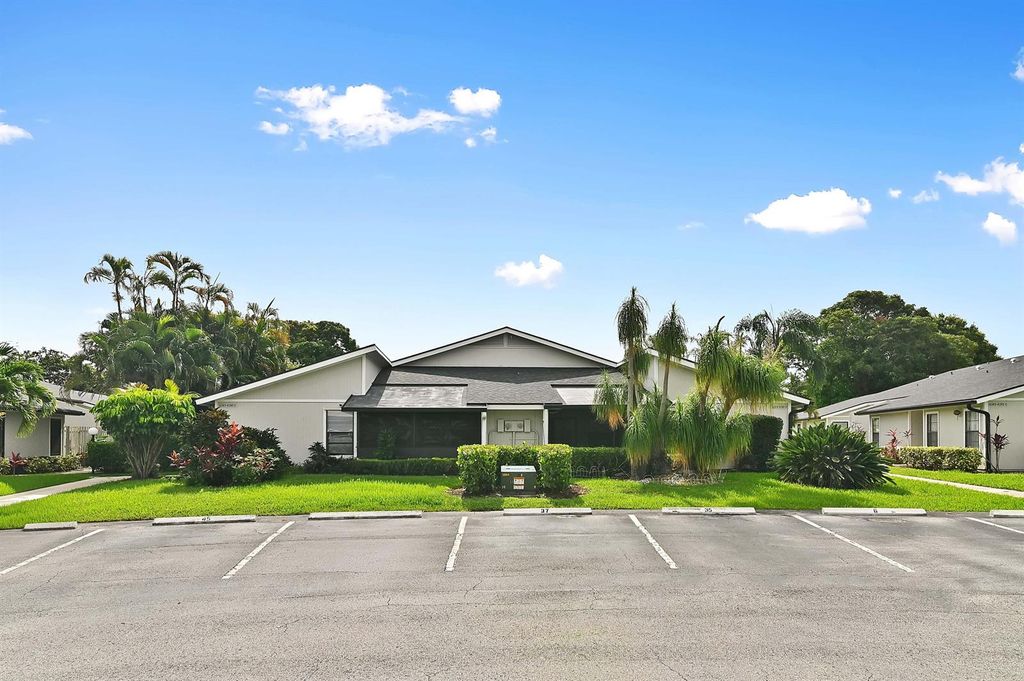 4383 Willow Pond Circle, West Palm Beach, FL 33417