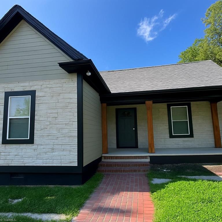409 E Whittington Street, Greensboro, NC 27406