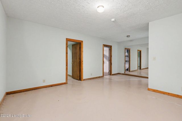 1109 Colonel Anderson Pkwy, Louisville, KY 40222
