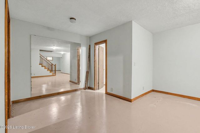 1109 Colonel Anderson Pkwy, Louisville, KY 40222