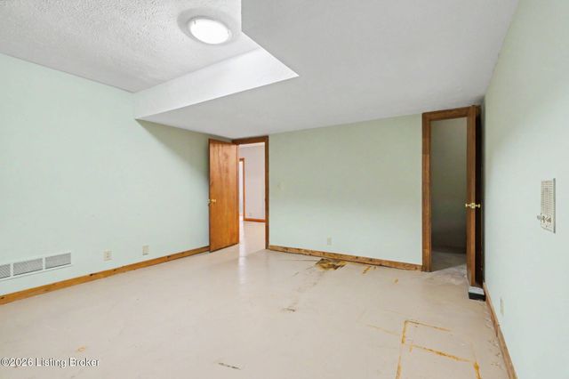 1109 Colonel Anderson Pkwy, Louisville, KY 40222