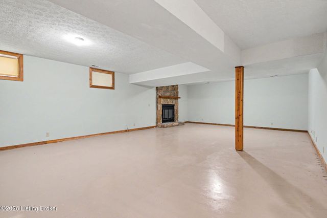 1109 Colonel Anderson Pkwy, Louisville, KY 40222