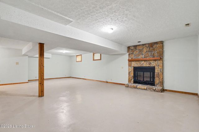 1109 Colonel Anderson Pkwy, Louisville, KY 40222