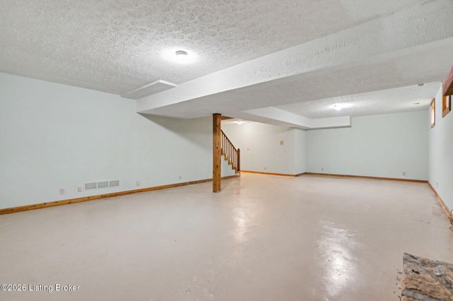 1109 Colonel Anderson Pkwy, Louisville, KY 40222