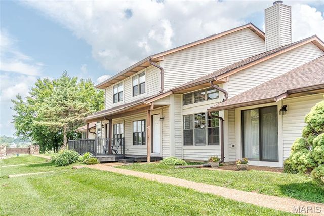 6 Rabbit Trail Drive, Washington, MO 63090