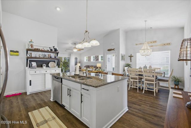 92 Calabash Lakes Boulevard, Calabash, NC 28467