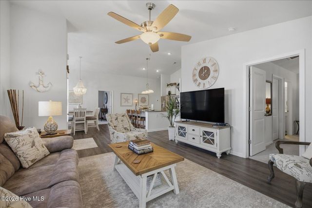 92 Calabash Lakes Boulevard, Calabash, NC 28467