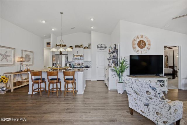 92 Calabash Lakes Boulevard, Calabash, NC 28467