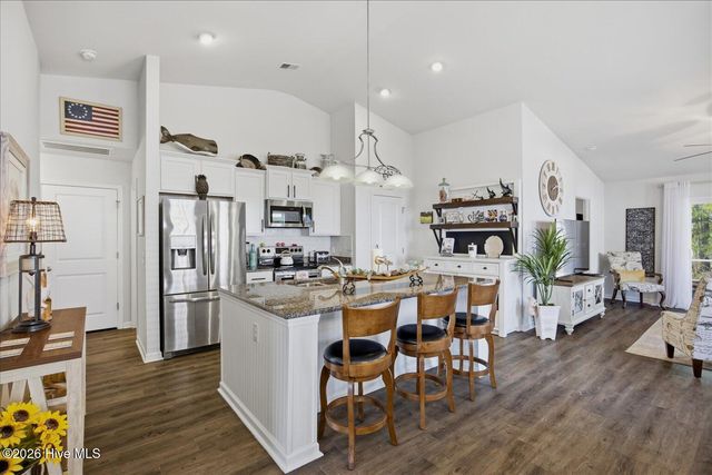 92 Calabash Lakes Boulevard, Calabash, NC 28467