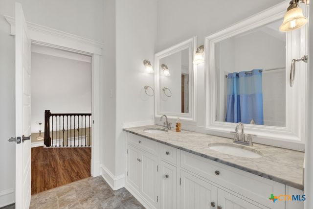 204 Falling Hills, New Braunfels, TX 78132