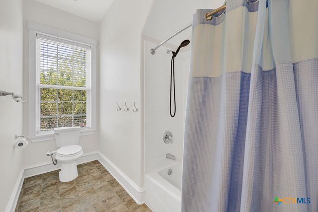 204 Falling Hills, New Braunfels, TX 78132