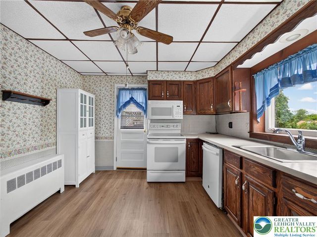 329 Delong Avenue, Emmaus Boro, PA 18049