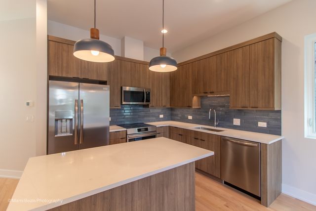 6747 S Langley Avenue, Chicago, IL 60637