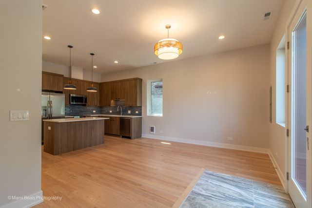 6747 S Langley Avenue, Chicago, IL 60637