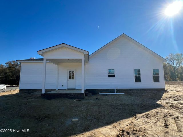 317 Creeks Edge Drive, Pikeville, NC 27863