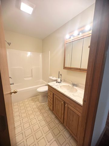 1151 Mary Court, Dekalb, IL 60115