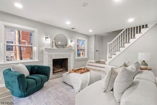 77 Chestnut Dr, Wayne Twp., NJ 07470