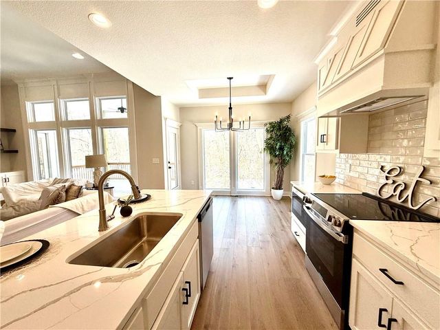 1300 Melissa Court, Kearney, MO 64060