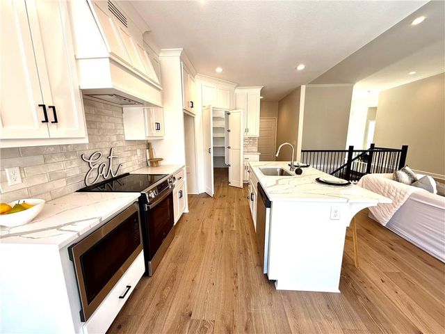 1300 Melissa Court, Kearney, MO 64060