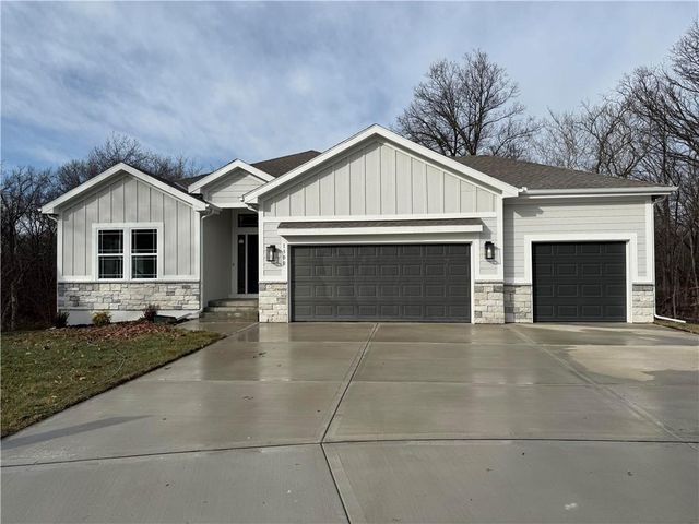 1300 Melissa Court, Kearney, MO 64060