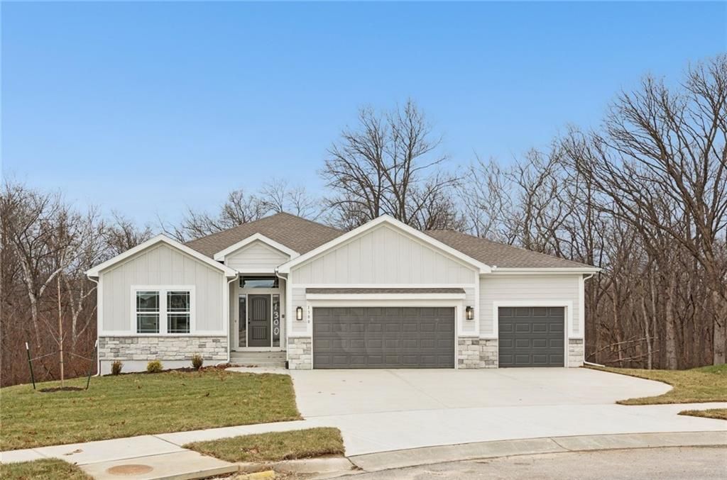 1300 Melissa Court, Kearney, MO 64060