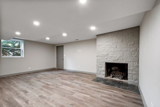 3001 W Chase Avenue, Chicago, IL 60645