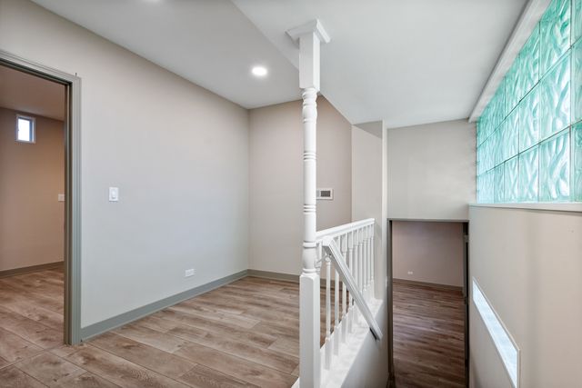 3001 W Chase Avenue, Chicago, IL 60645