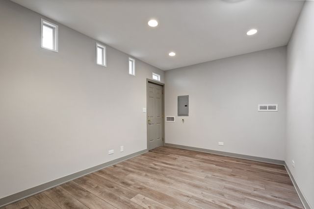 3001 W Chase Avenue, Chicago, IL 60645