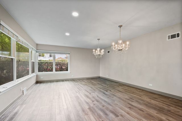 3001 W Chase Avenue, Chicago, IL 60645