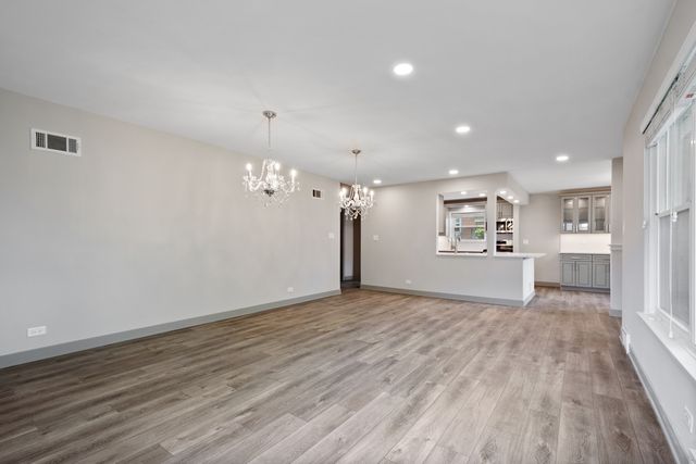 3001 W Chase Avenue, Chicago, IL 60645