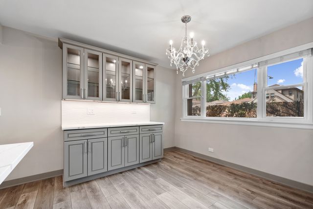3001 W Chase Avenue, Chicago, IL 60645