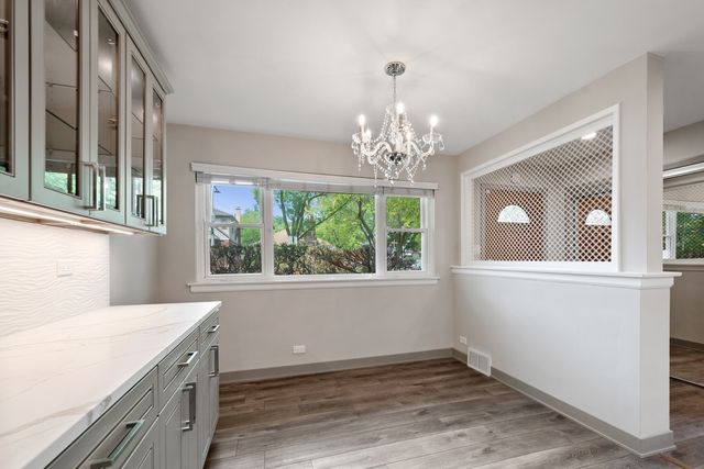 3001 W Chase Avenue, Chicago, IL 60645