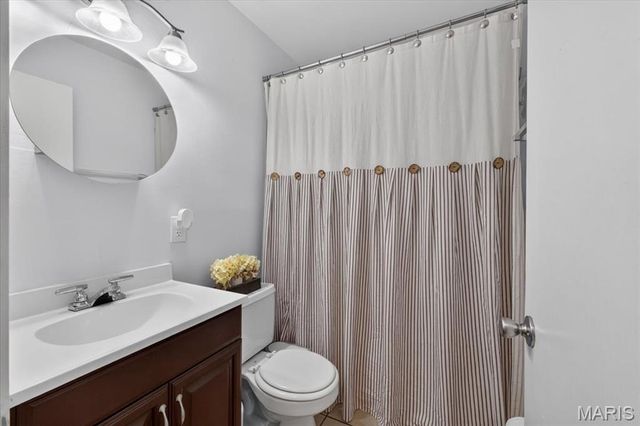 10809 Ridgecrest Drive, St Ann, MO 63074
