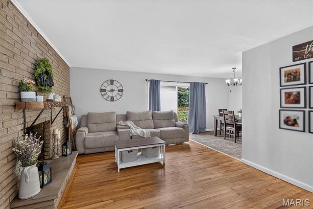 10809 Ridgecrest Drive, St Ann, MO 63074