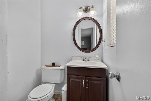 10809 Ridgecrest Drive, St Ann, MO 63074