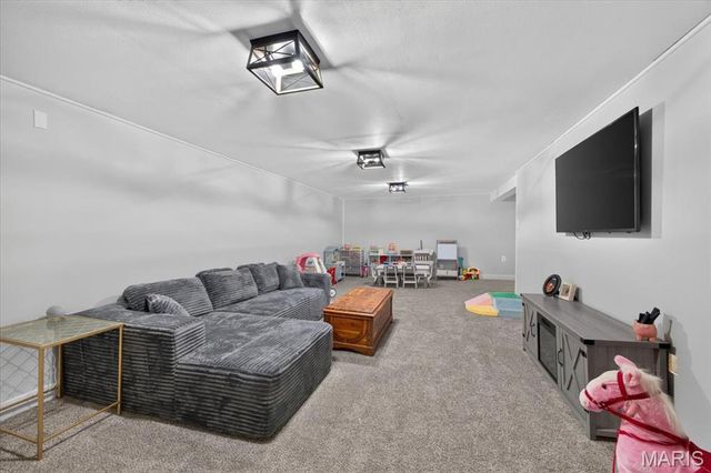 10809 Ridgecrest Drive, St Ann, MO 63074
