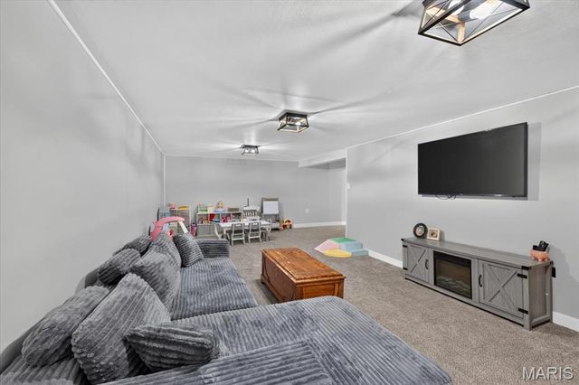 10809 Ridgecrest Drive, St Ann, MO 63074