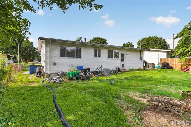 10809 Ridgecrest Drive, St Ann, MO 63074
