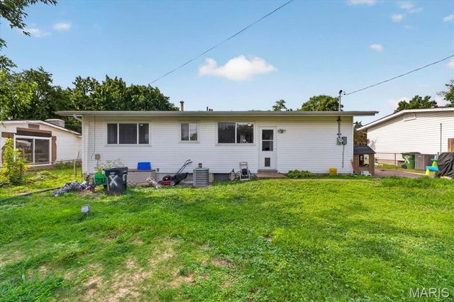 10809 Ridgecrest Drive, St Ann, MO 63074