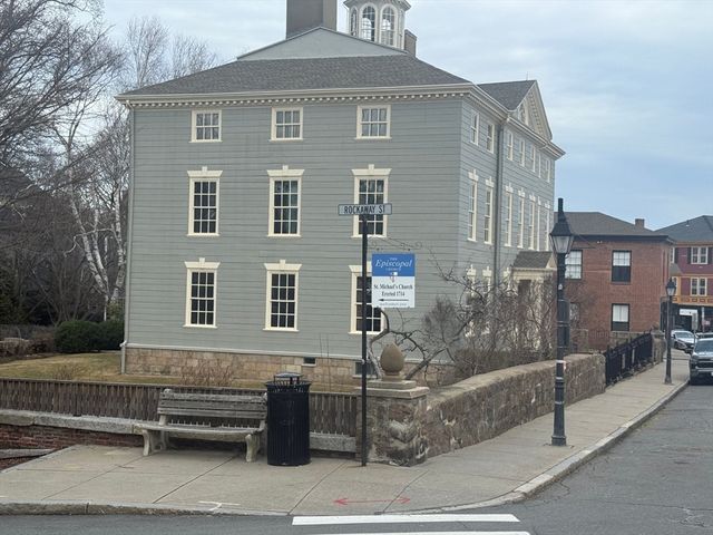 26 Summer 4, Marblehead, MA 01945