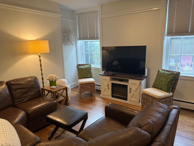 26 Summer 4, Marblehead, MA 01945