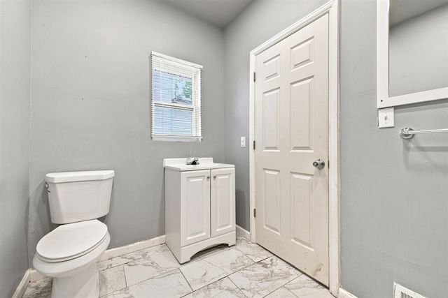 39 Cedarhurst Place, Detroit, MI 48203